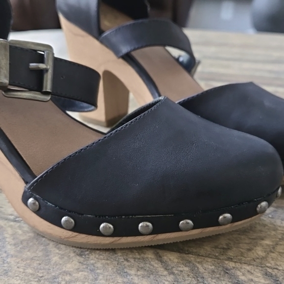 Revel Studded Platform Mule/Clog Block Heeled Shoes, size 6 1/2. - Picture 5 of 6